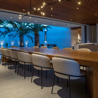 Dining area seating 14