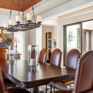 Dining area seating 8