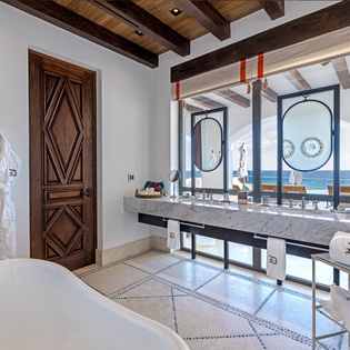 En suite bathroom with ocean view