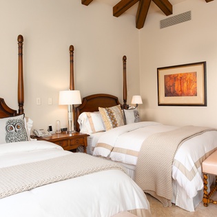 Double bed suite