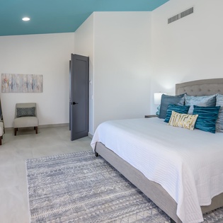 Bedroom suite with terrace access