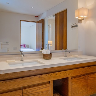 En-suite bathroom