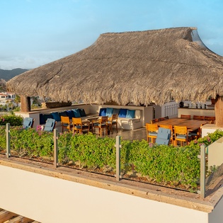 Spacious palapa