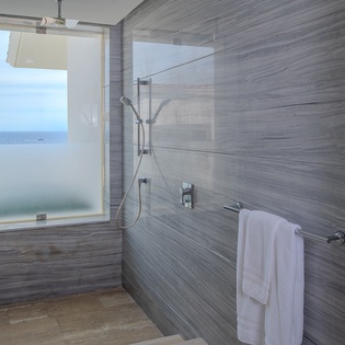 En suite bathroom