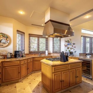 Fully equipped kitchen