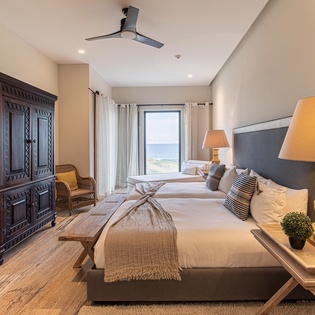 Double bed suite