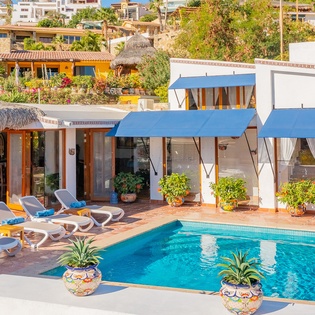 Lay in the sun poolside