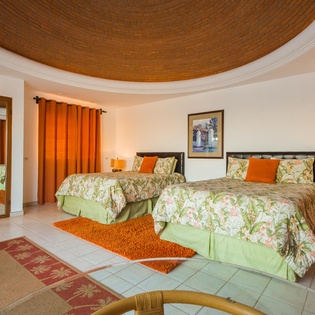 Double bed suite