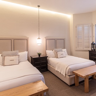 Double bed suite