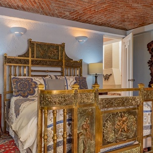 Suite with King bed