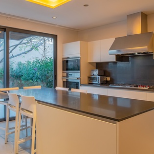 Fully equipped modern kitchen
