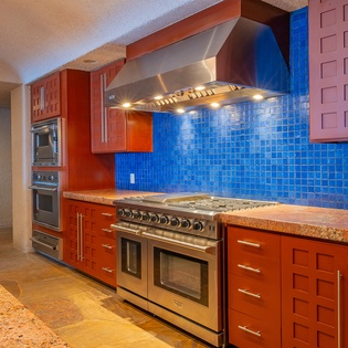 Fully equipped kitchen
