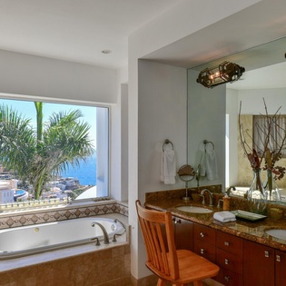 Suite bathroom with ocean view