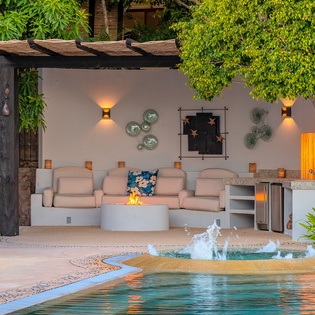 Outdoor seating area with fire pit