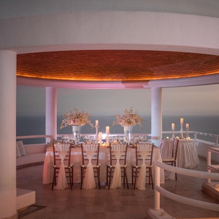 Outdoor patio with dining area