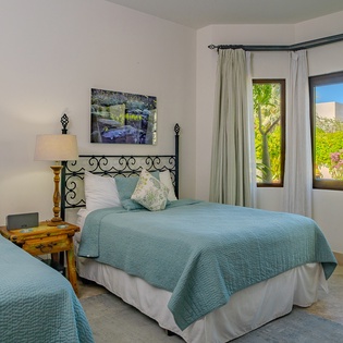 Double bed suite
