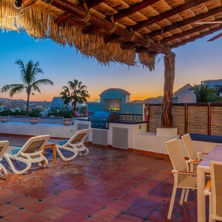 Outdoor dining seating 6