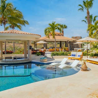 Casa Kokomo-poolside patio with lounge seating