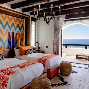 Double bed suite with ocean views