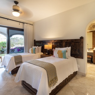 Double bed suite
