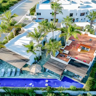Spacious terrace with swimming pool
