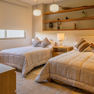 Double bed suite