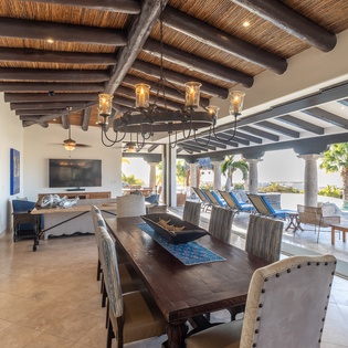 Dining area seating 8