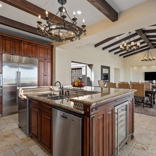 Fully equipped kitchen