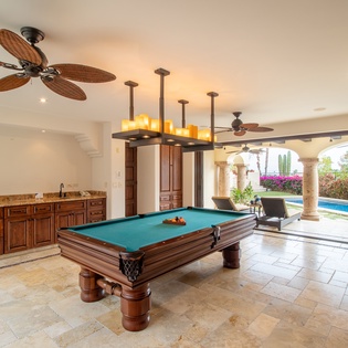 Entertainment area with pool table