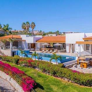 Casa Primavera- aerial view of villa exterior