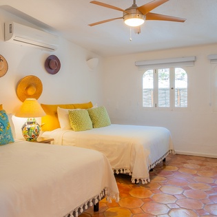 Double bed suite