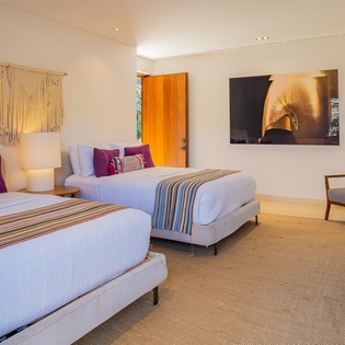 Double bed suite
