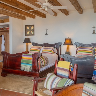 Double bed suite