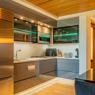 7th bedroom suite with fully equipped kitchen