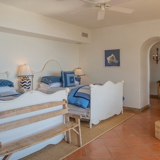 Double bed suite