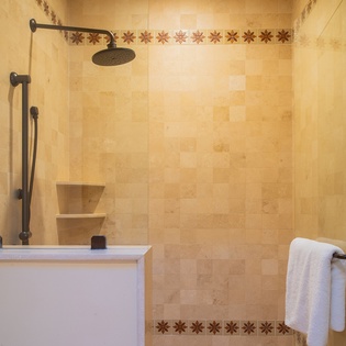 En-suite bathroom with walk in shower