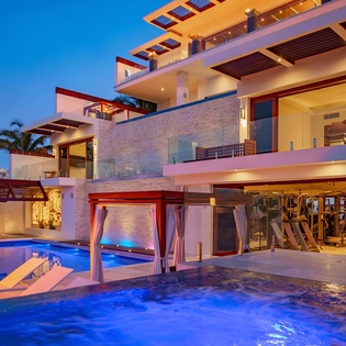 Patio with infinity edge pool