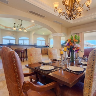 Dining area seating 8