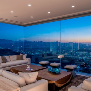 Spacious living with amazing panoramic views