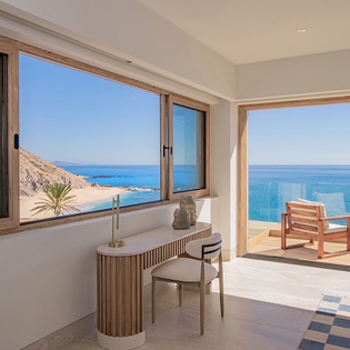 Double bed suite with ocean views