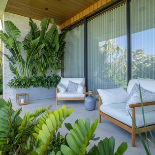 En suite outdoor seating area