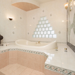 En suite bathroom