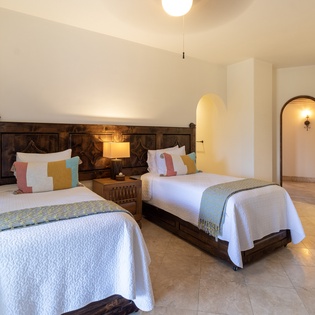 Double bed suite
