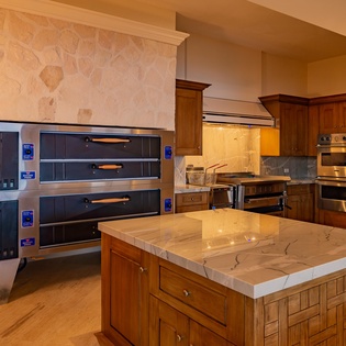 Gourmet kitchen