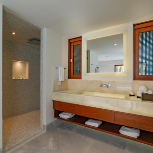 Full bathroom