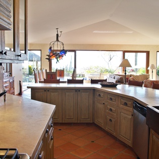 Fully equipped kitchen