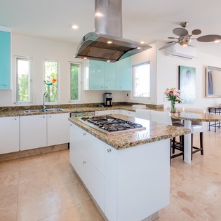 Fully equipped kitchen