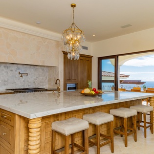Gourmet kitchen