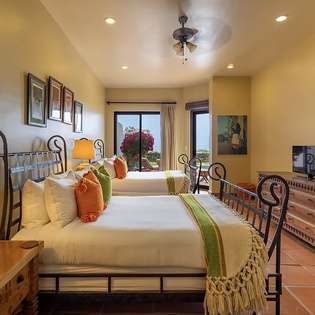 Double bed suite
