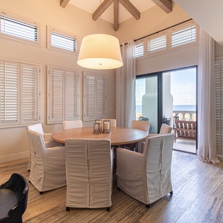 Dining area seating 8